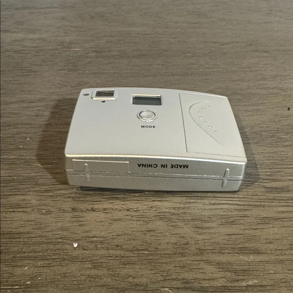 Sakar 3in1 Point & Shoot Digital Camera - Shoot Video Clips - PC-Web